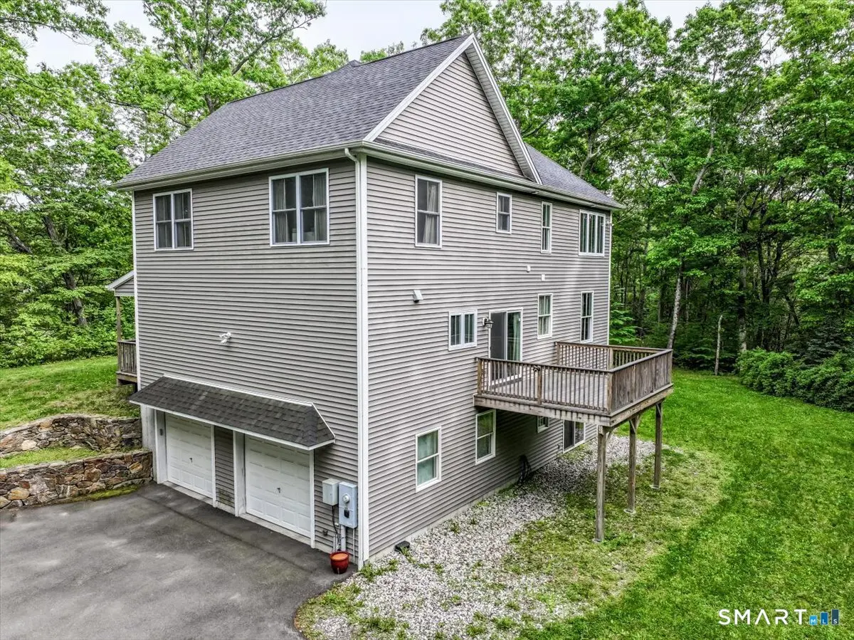 127 Putnam Park Road, Bethel