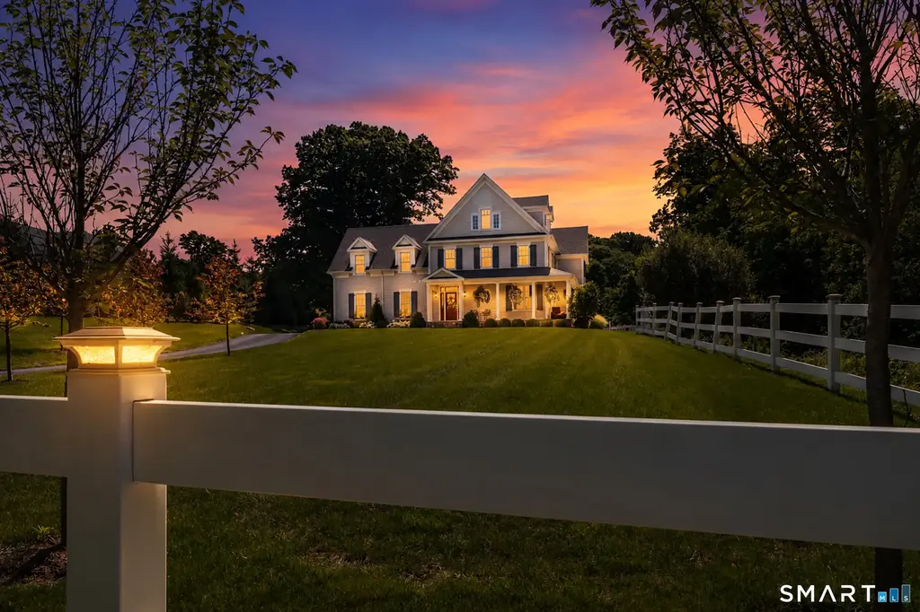 263 Peaceable Street, Ridgefield