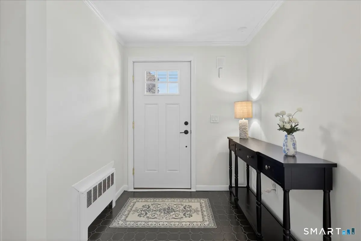 84 Jesswig Drive, Hamden