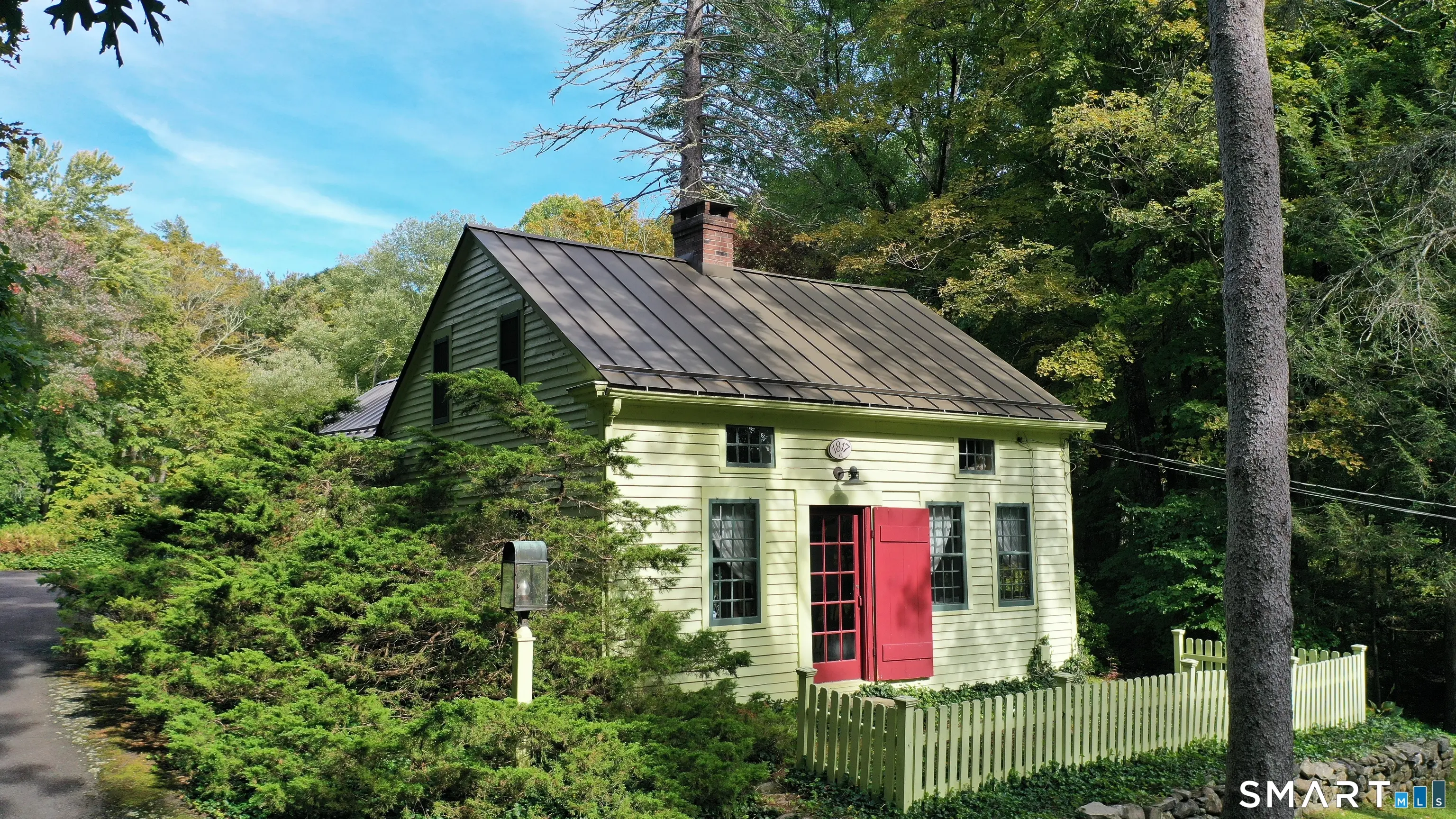 50 Southbury Road, Roxbury