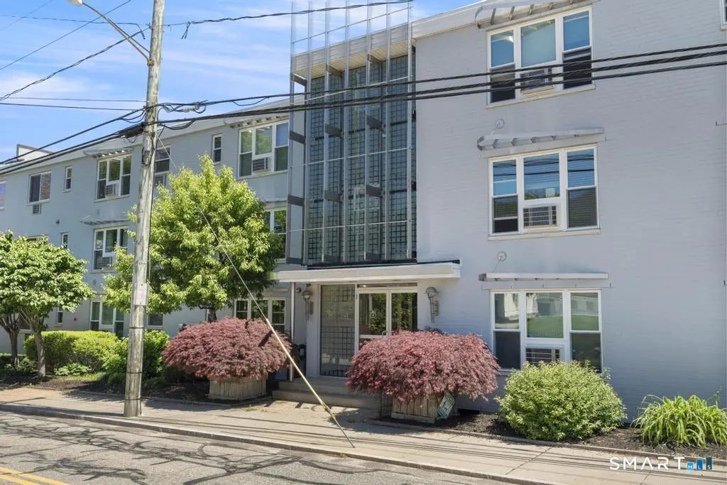 184 Pequot Avenue 102, New London