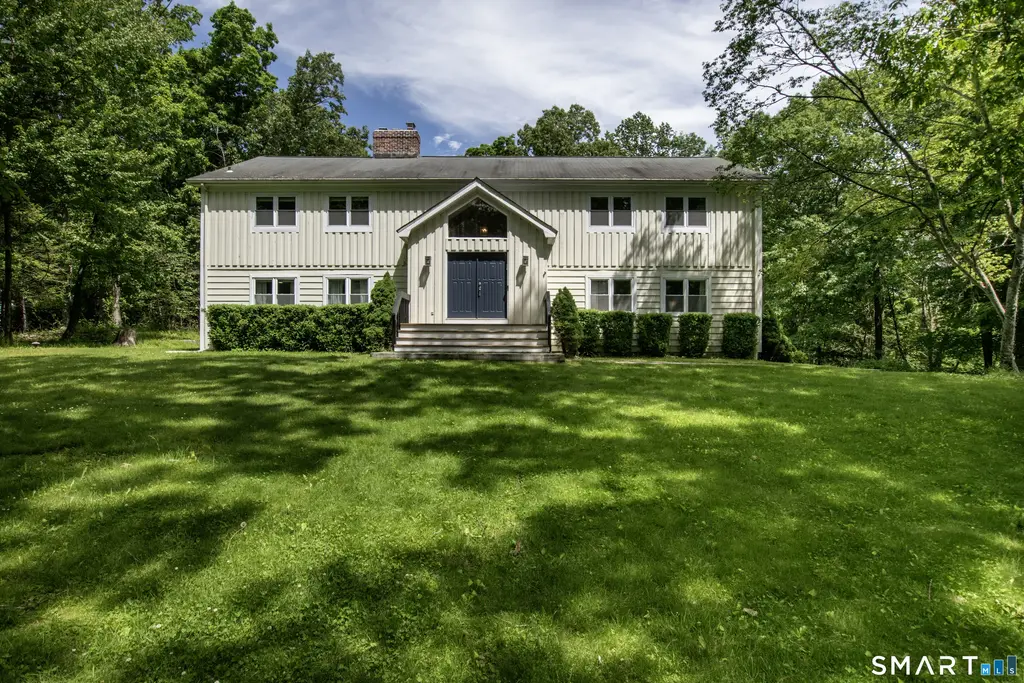 50 Ravenwood Drive, Weston