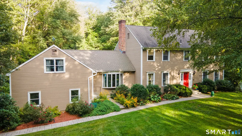 168 North Farm Road, Middlebury
