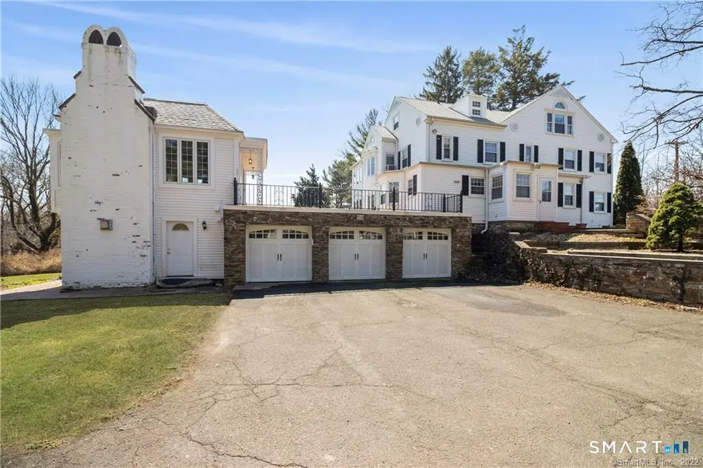 85 Cherry Hill Road, Branford