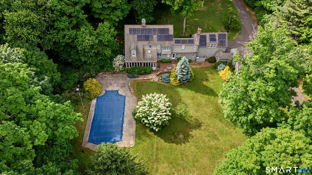 91 Obtuse Hill Road, Brookfield