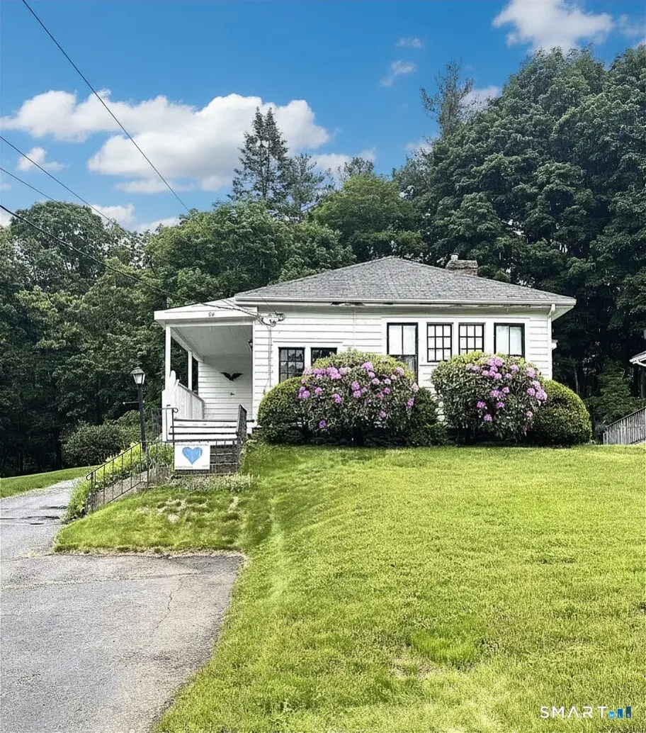92 Highwood Avenue, Southington