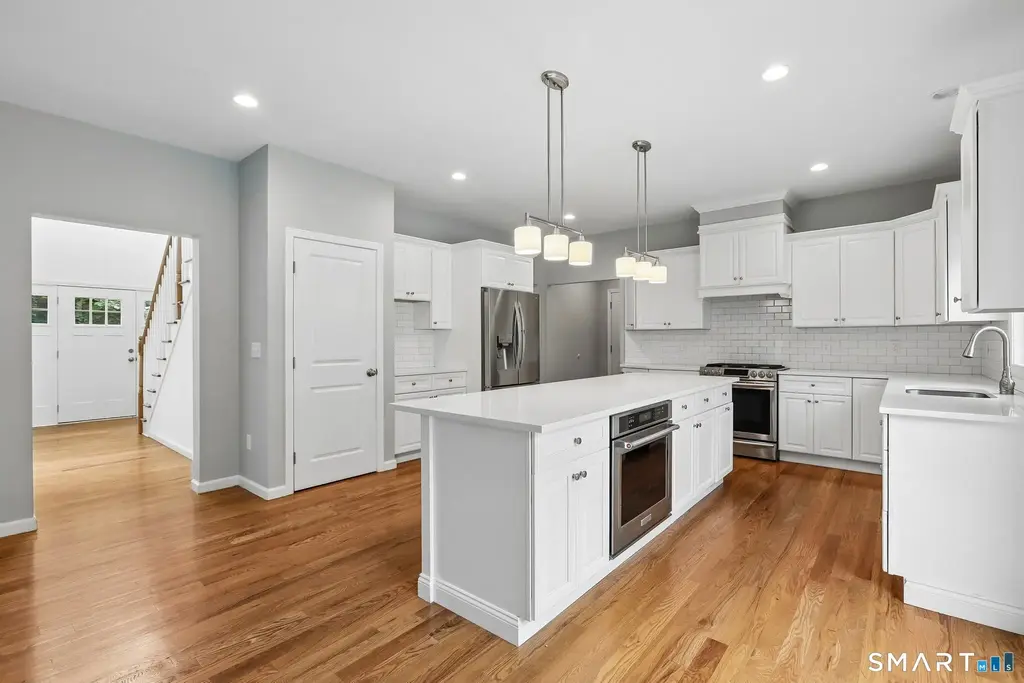 10 High Ridge Grove, Brookfield