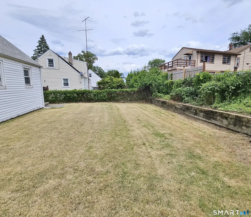 221 Truman Street, Bridgeport