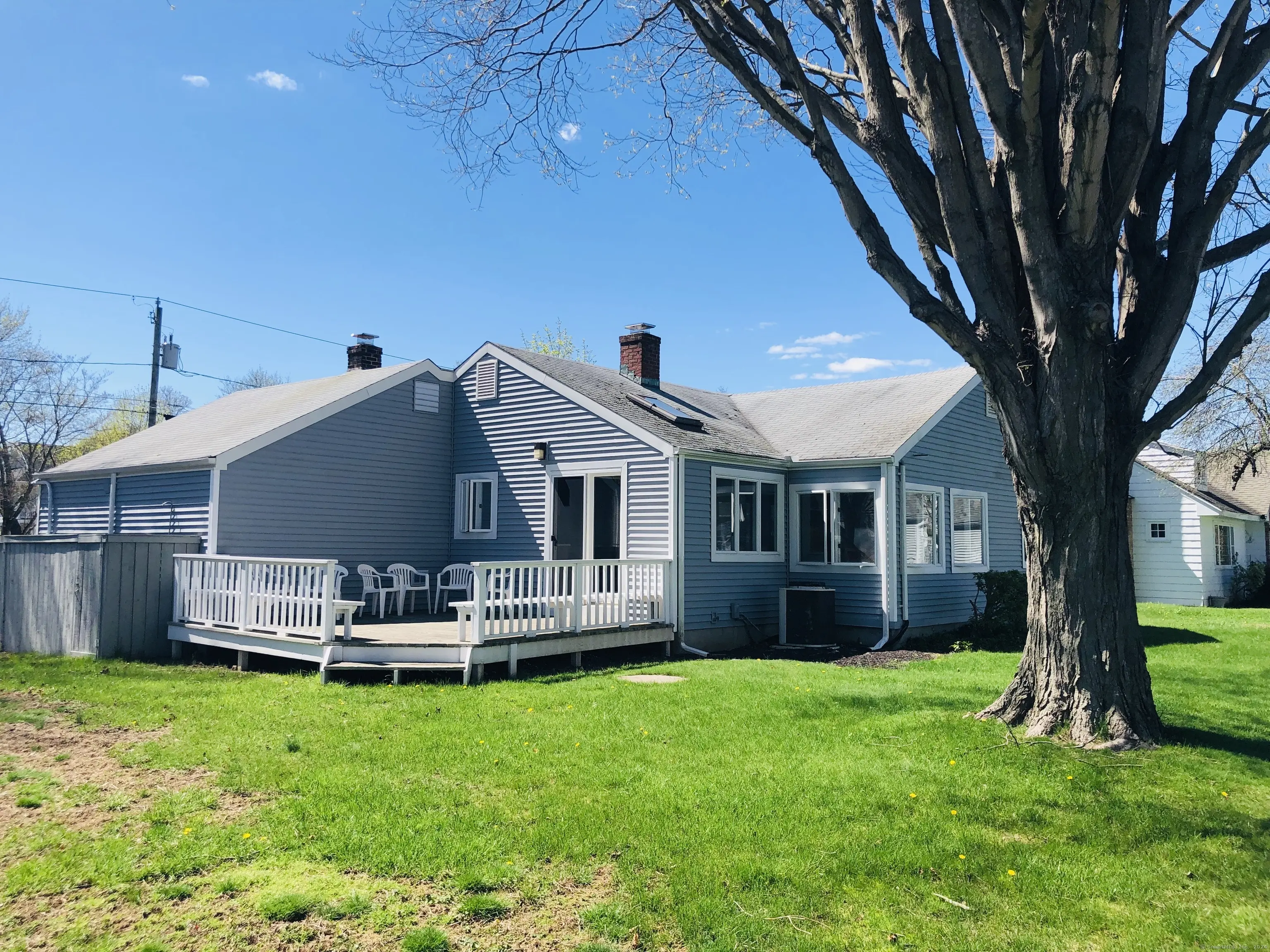 55 Overshores Drive West, Madison
