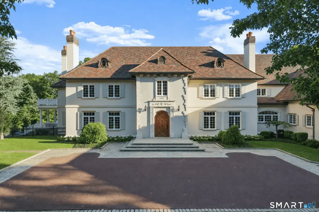 4 Cowdray Park Drive, North Castle