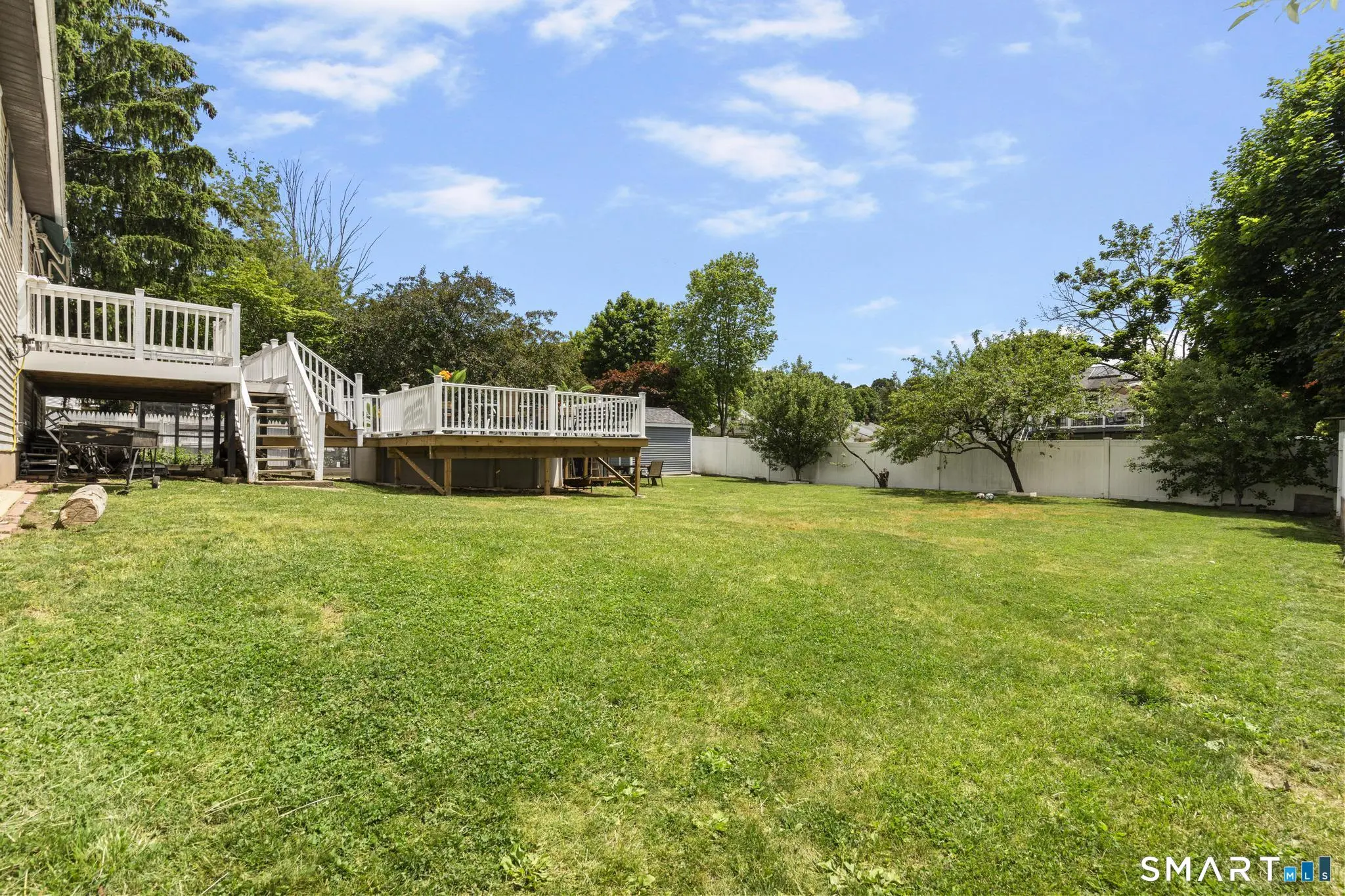 11 Costanzo Court, Hamden