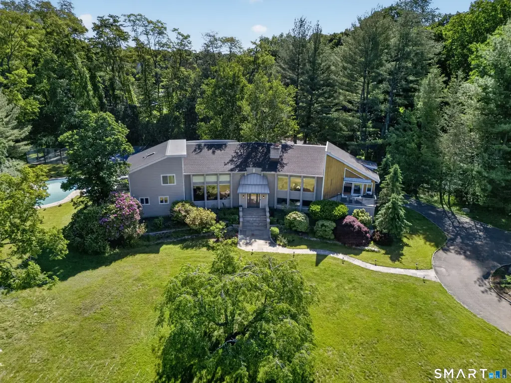 2177 Cross Highway, Fairfield