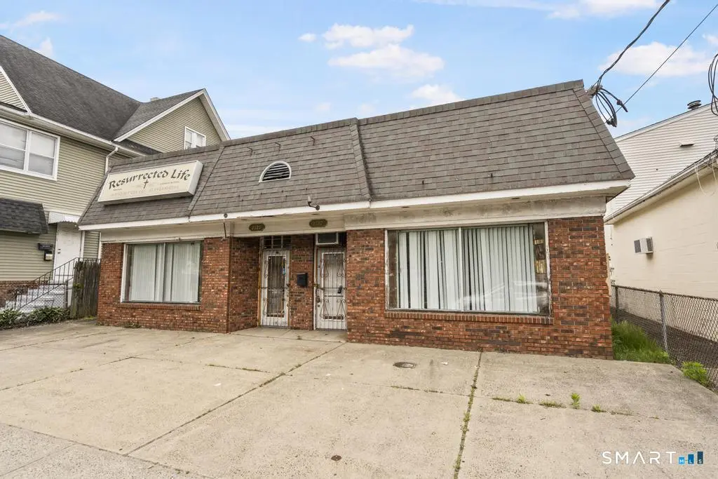 2325 East Main Street, Bridgeport