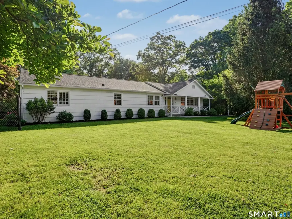 3 Pheasant Court, Norwalk