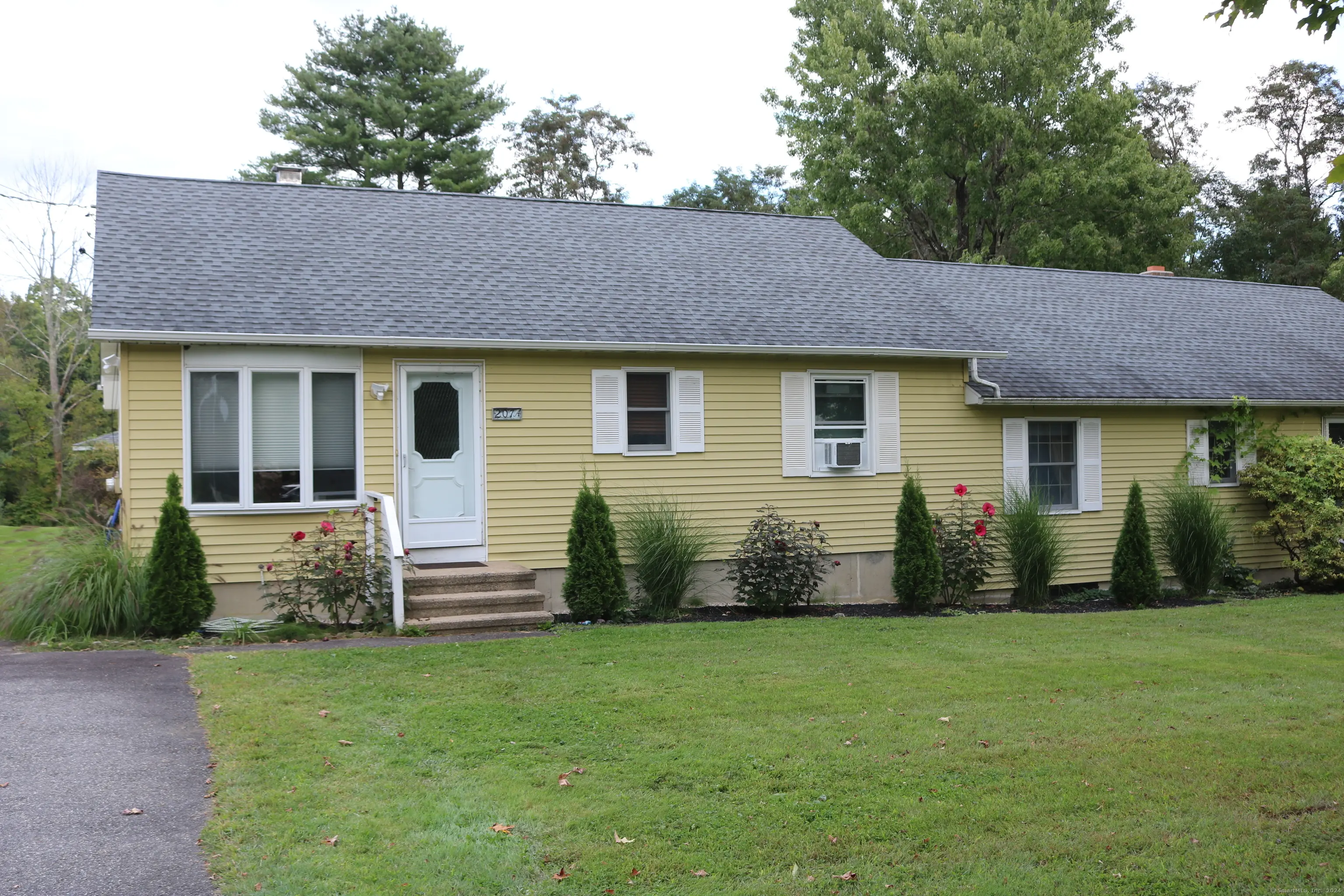 207 South Lake Street, Litchfield