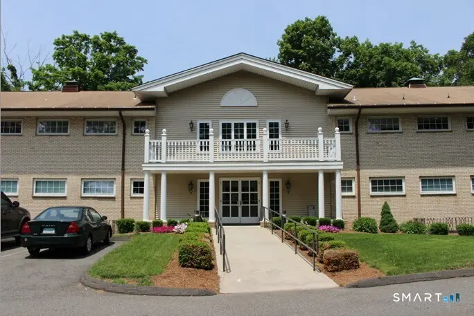 100 Broadway, North Haven