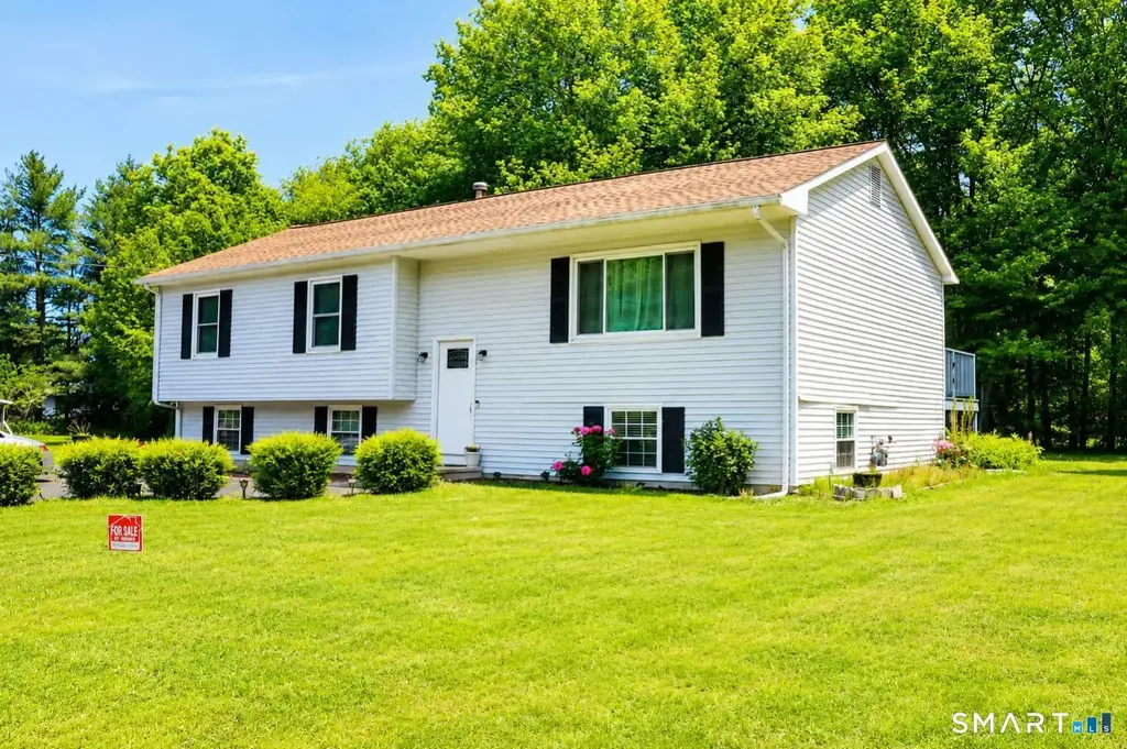 520 Long Hill Avenue, Shelton