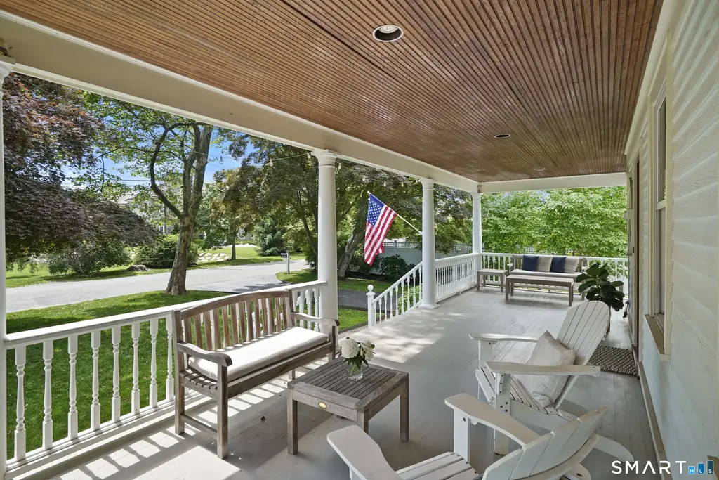 2 Wahneta Road, Greenwich