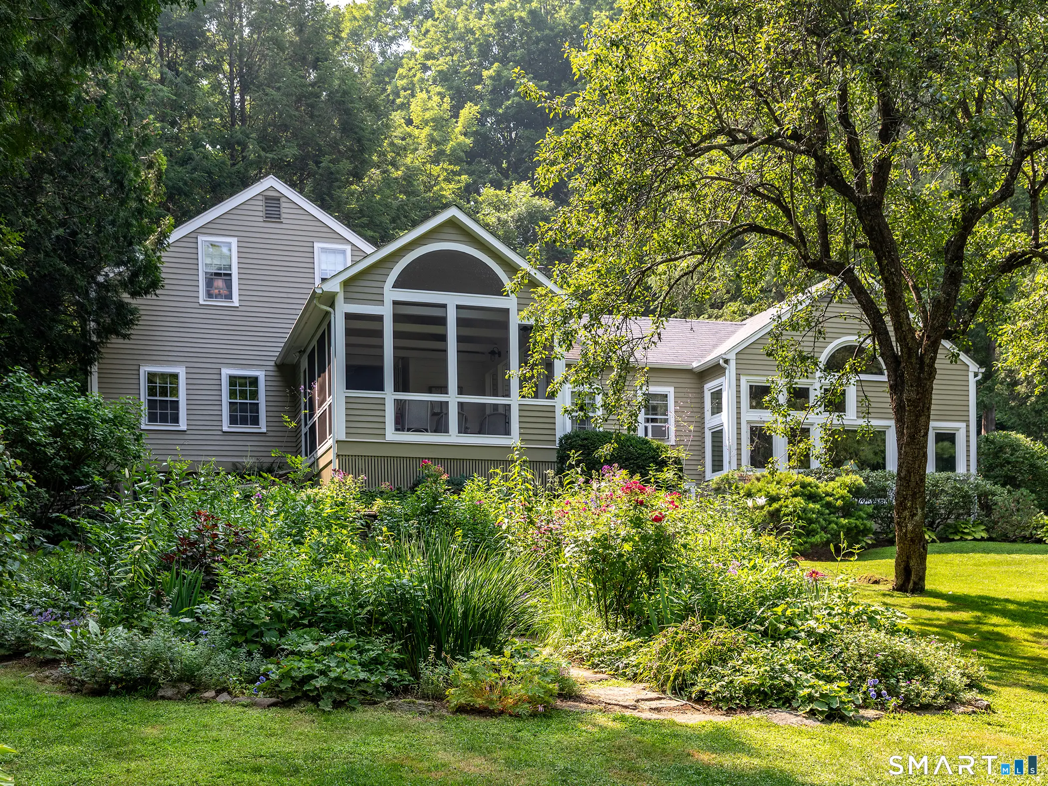 42 Couch Road, Washington