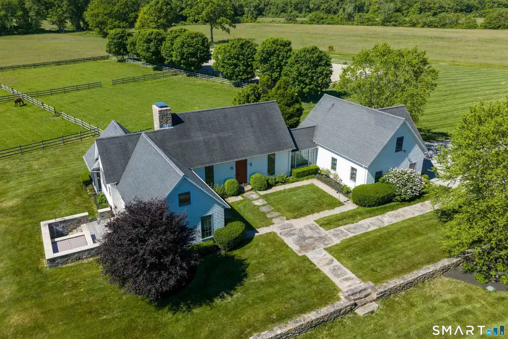 305 Pequot Trail, Stonington