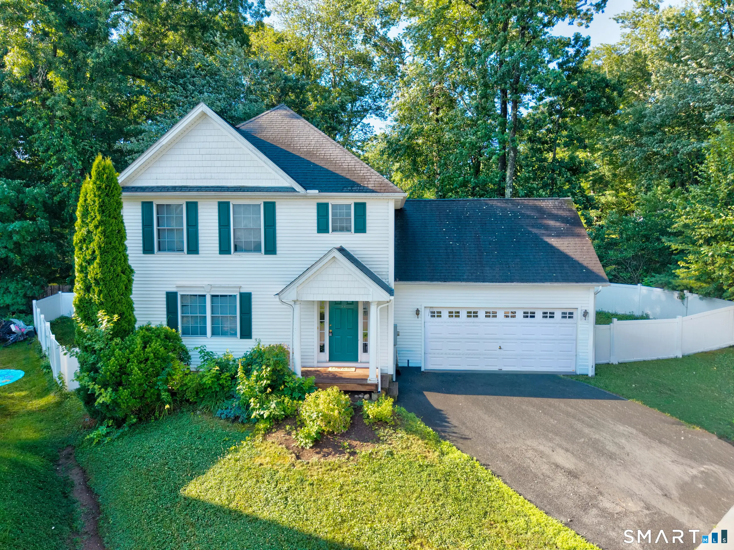 58 Royal Oaks Avenue, East Hampton