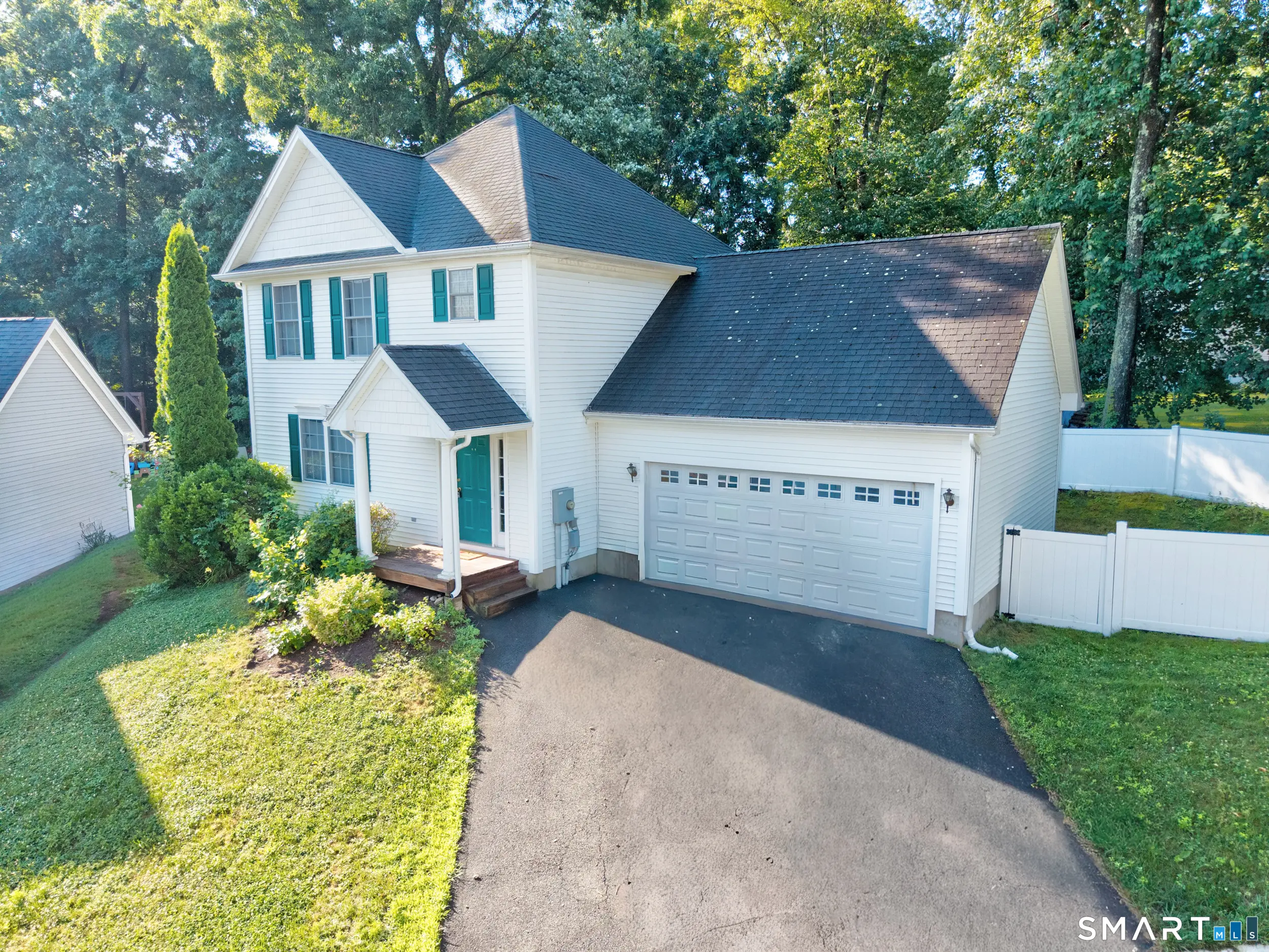 58 Royal Oaks Avenue, East Hampton
