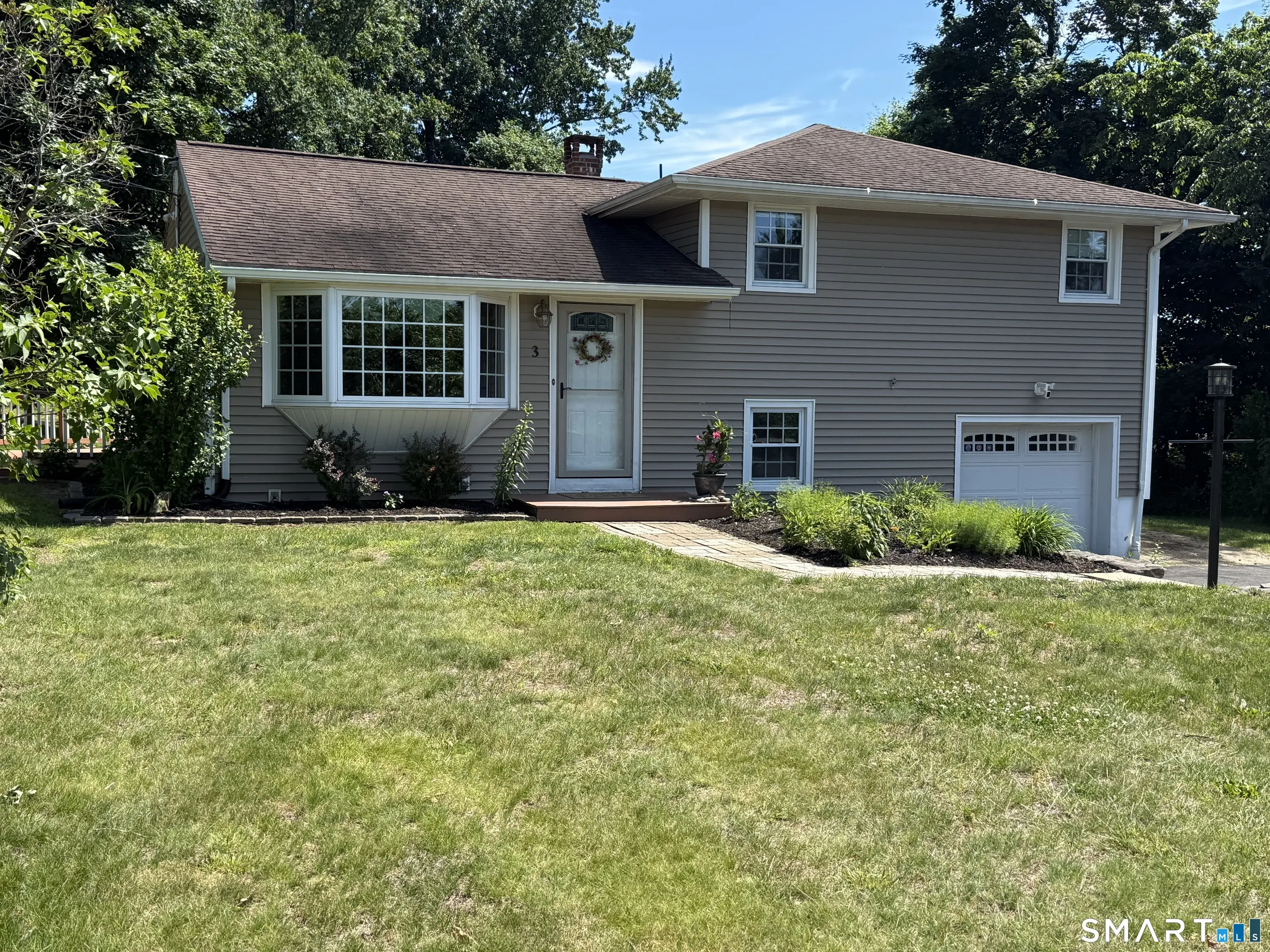 3 Woodview Drive, Brookfield