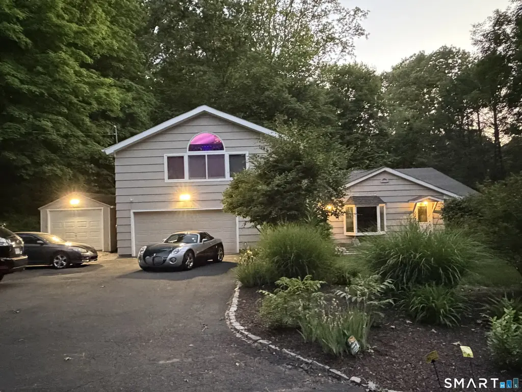 39 Cottage Street, Monroe