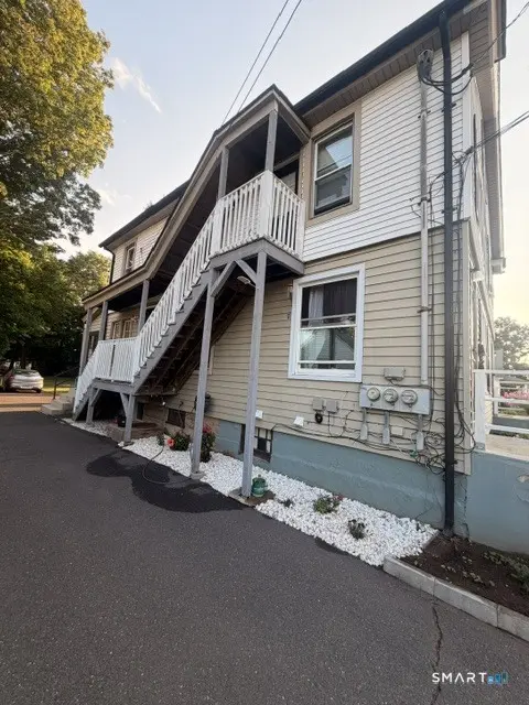 94-apt2 Tomlinson Avenue, Plainville