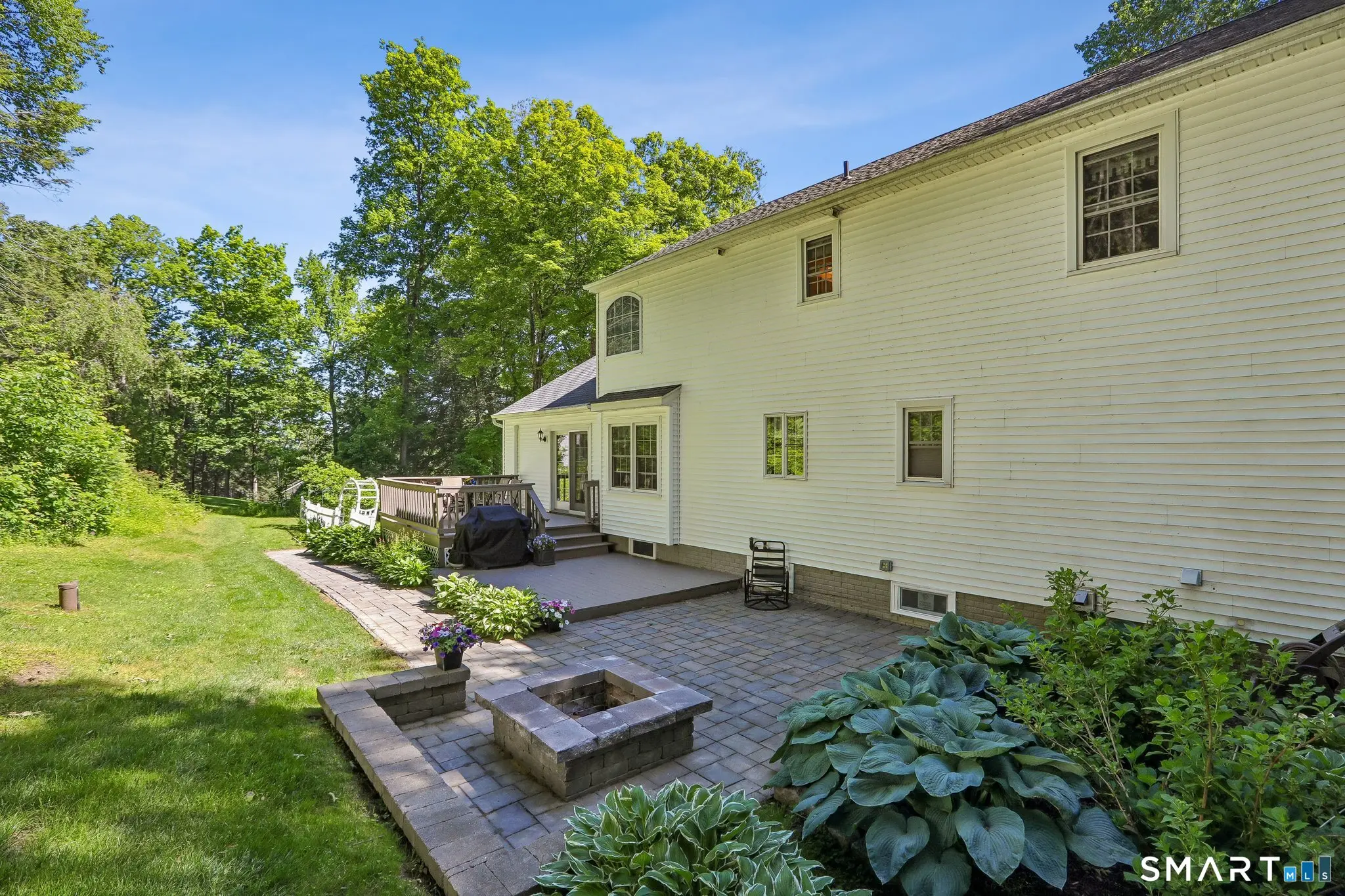28 Colonial Ridge Drive, New Milford