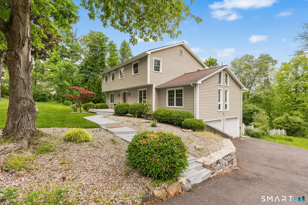 45 East Gate Road, Danbury