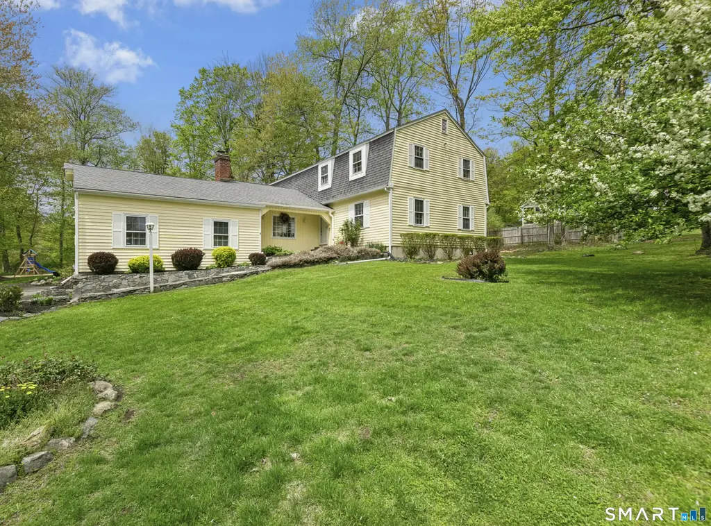 12 Heritage Drive, Danbury