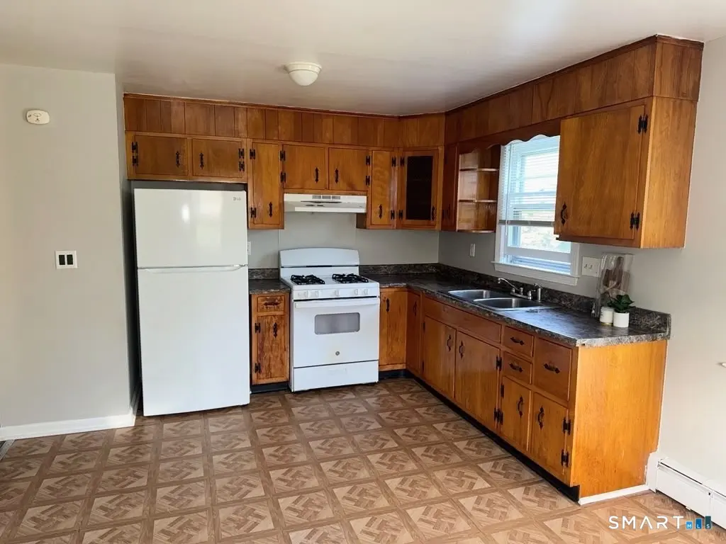 88 Elizabeth Ann Drive #2r, New Haven