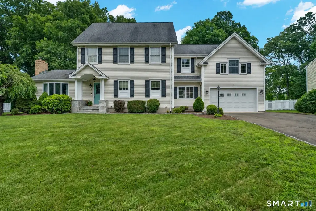 10 Westwood Road, Trumbull