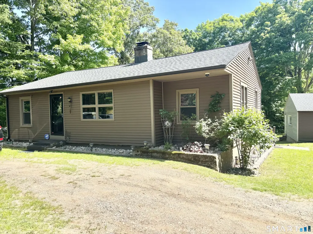 503 West Main Street, Hebron