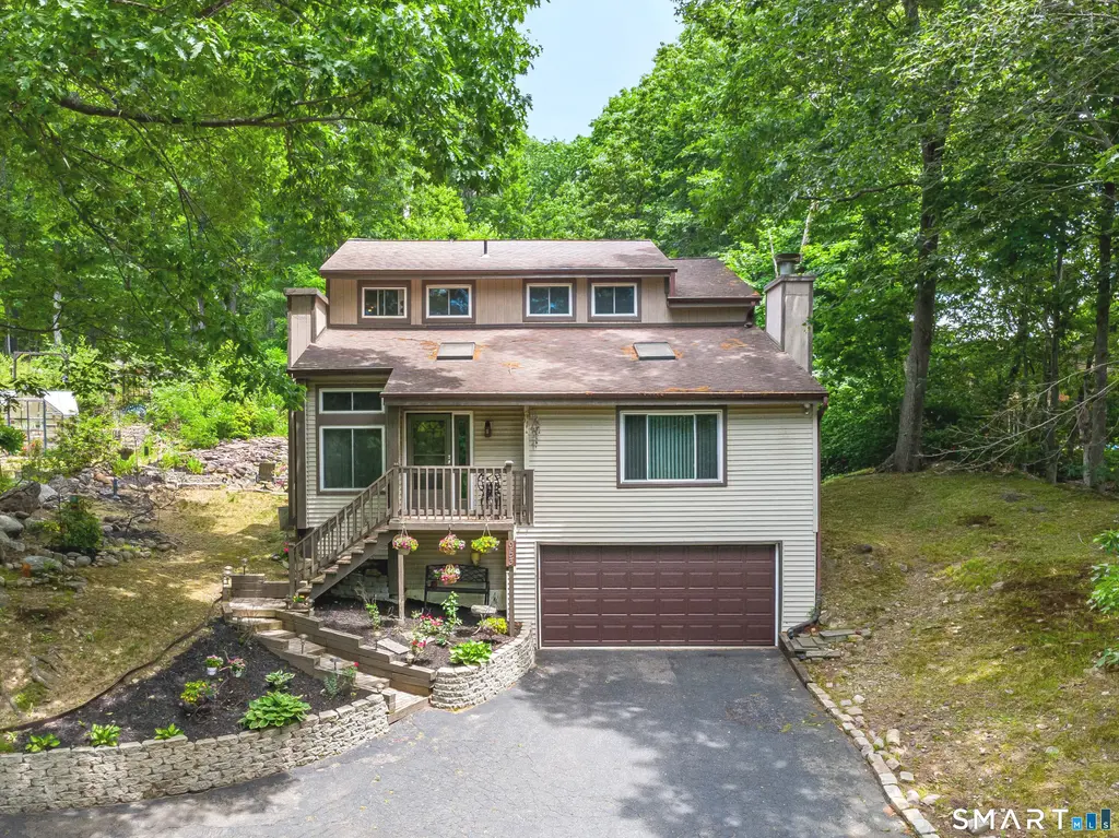 953 Rubber Avenue, Naugatuck