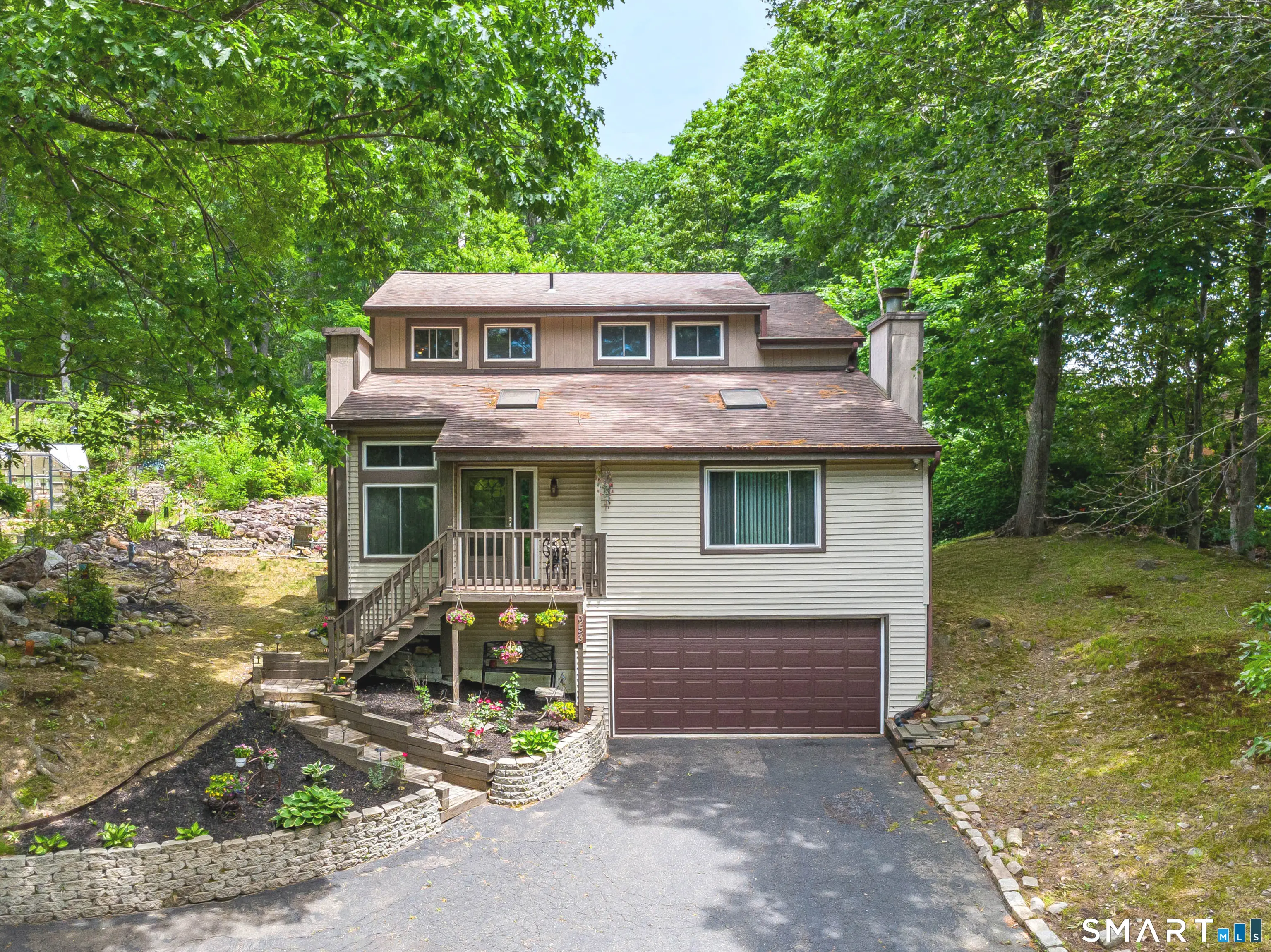 953 Rubber Avenue, Naugatuck