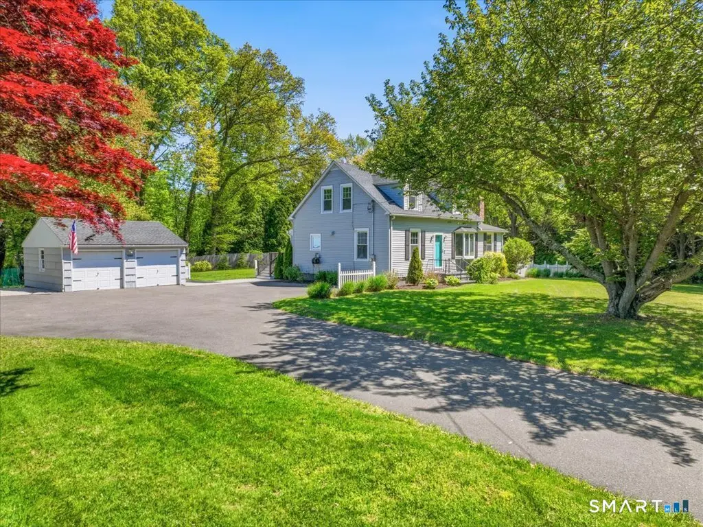 131 Oronoque Road, Milford