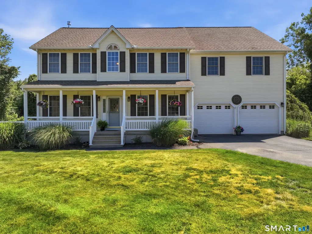 16 Sunview Drive, East Windsor