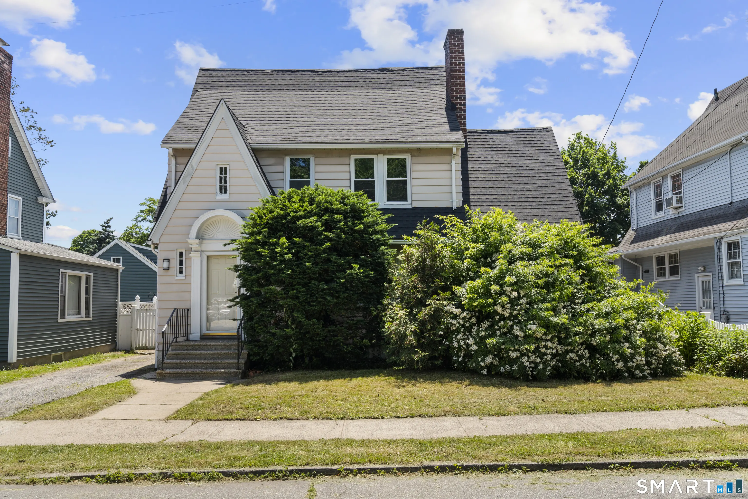 695 West Taft Avenue, Bridgeport
