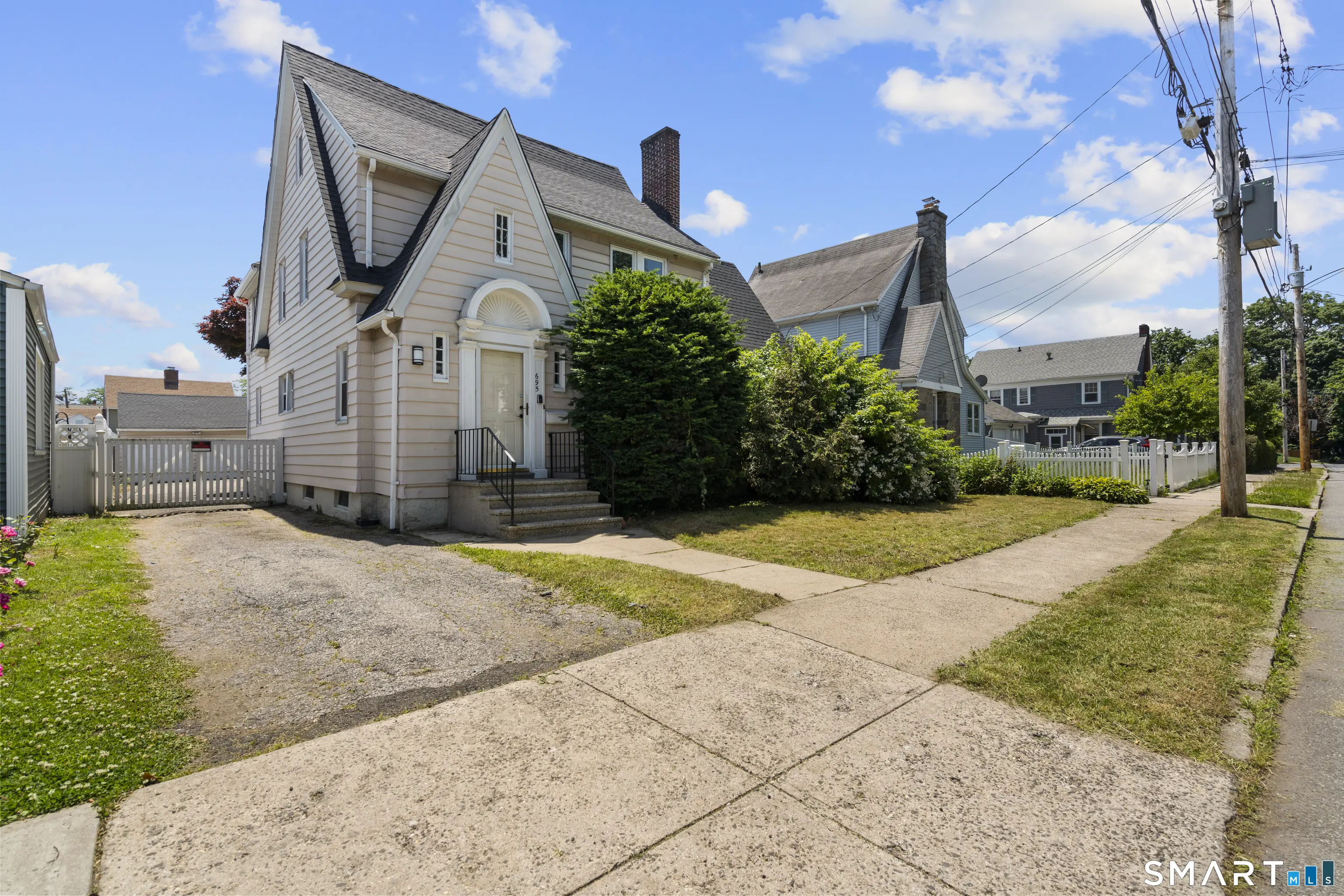 695 West Taft Avenue, Bridgeport