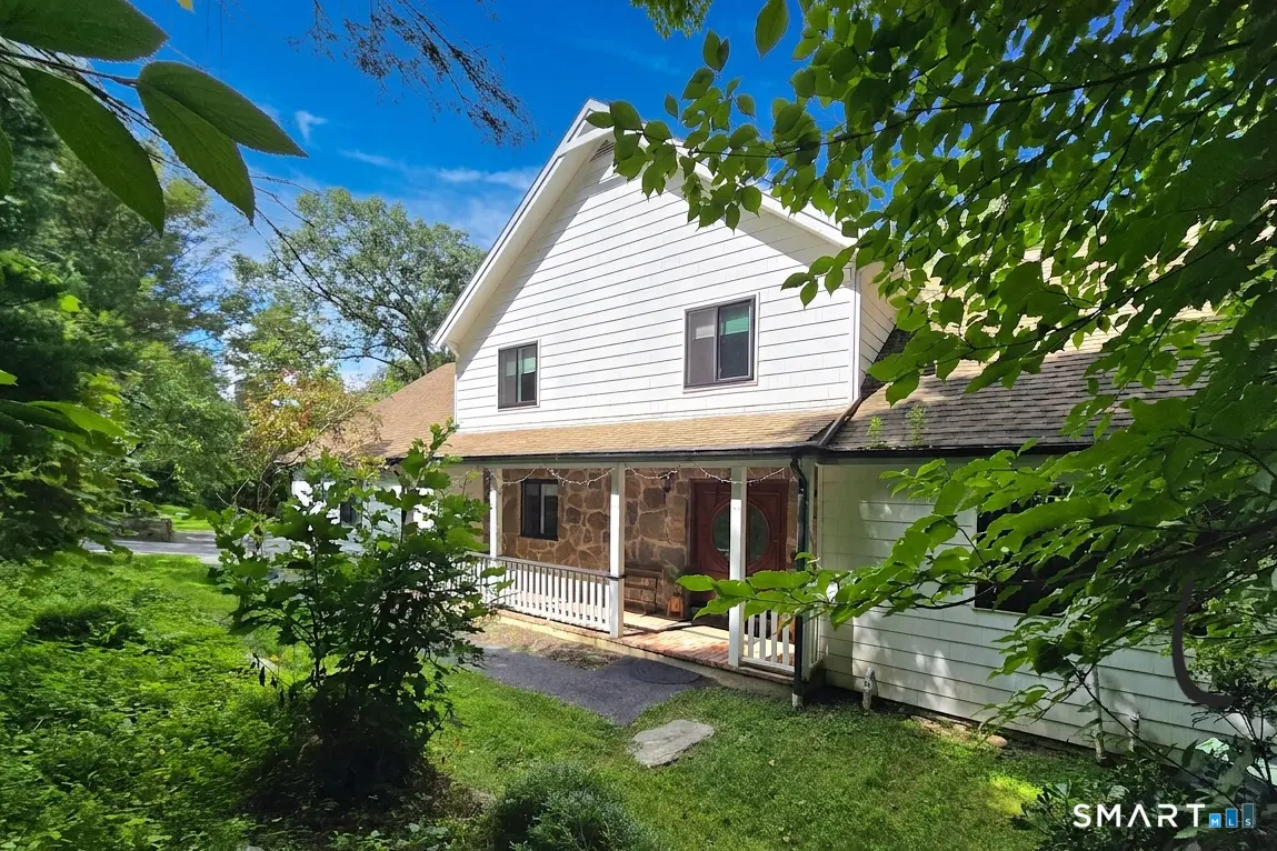 299 Redding Road, Redding