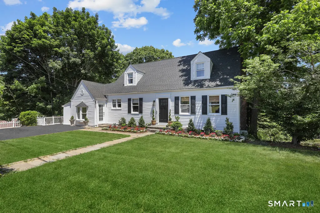 24 Island Hill Avenue, Ridgefield