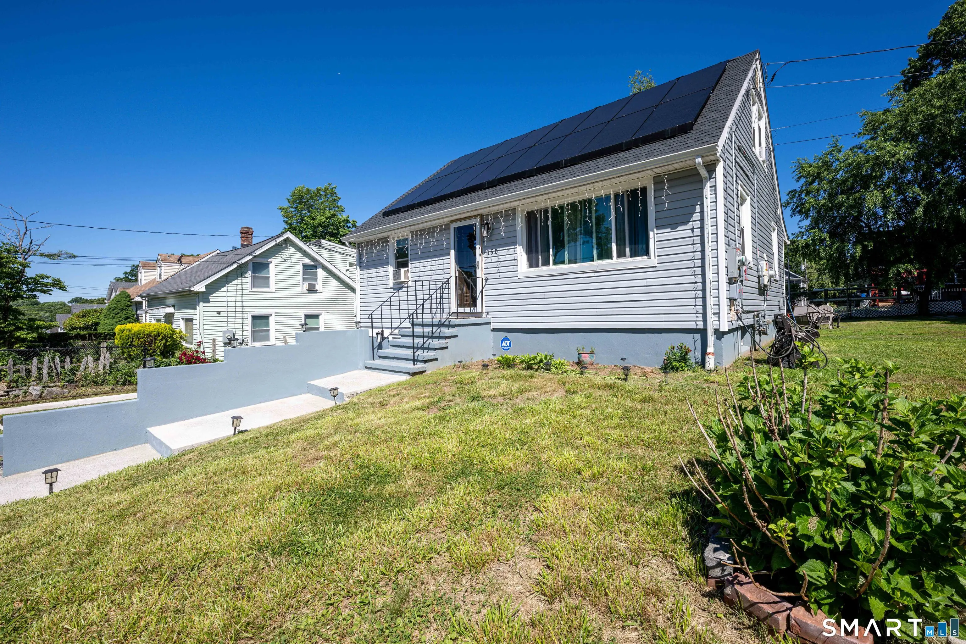 150 Moffitt Street, Bridgeport