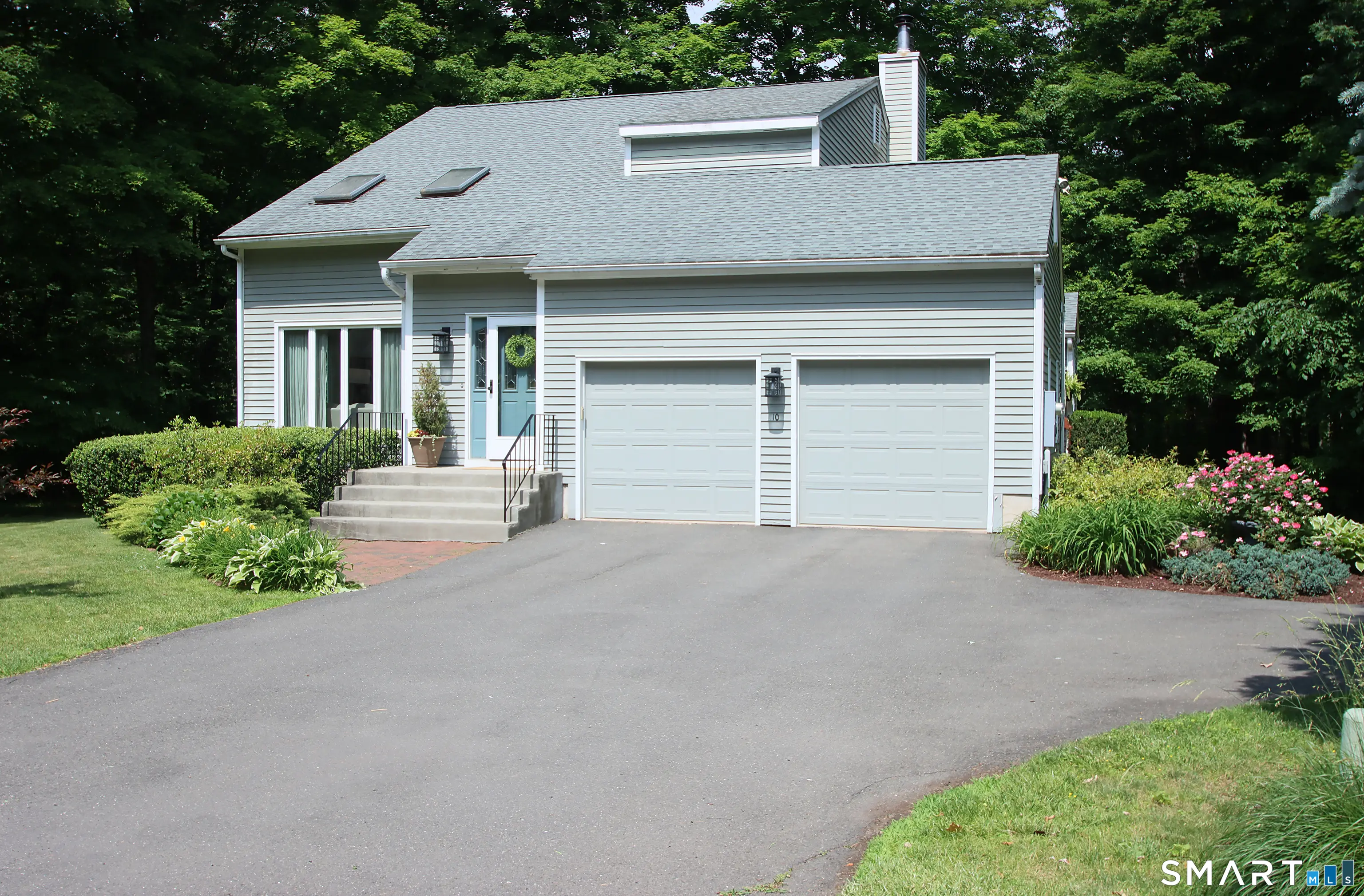 10 Old Village Lane, Farmington