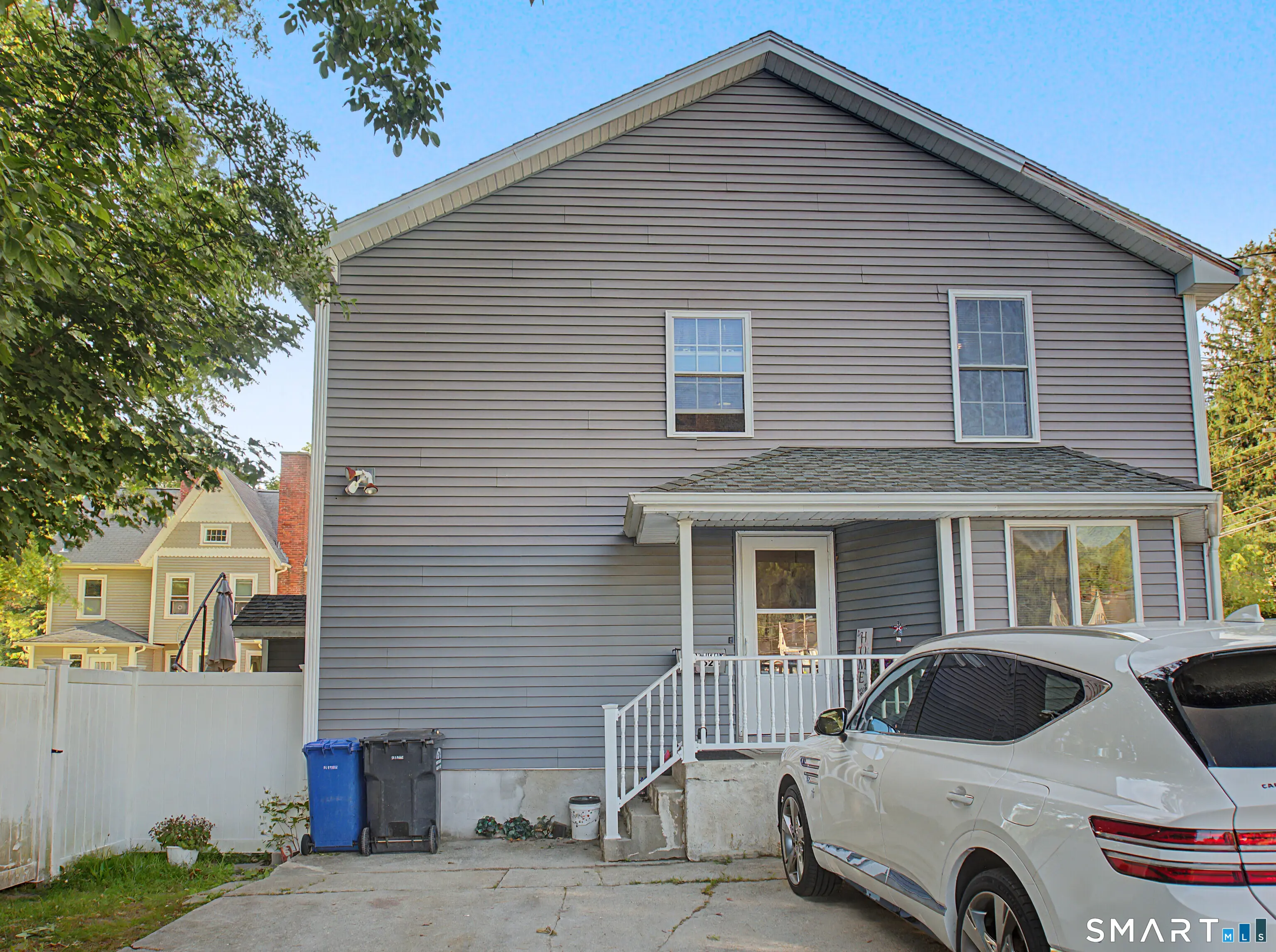 623 North Main Street, Killingly