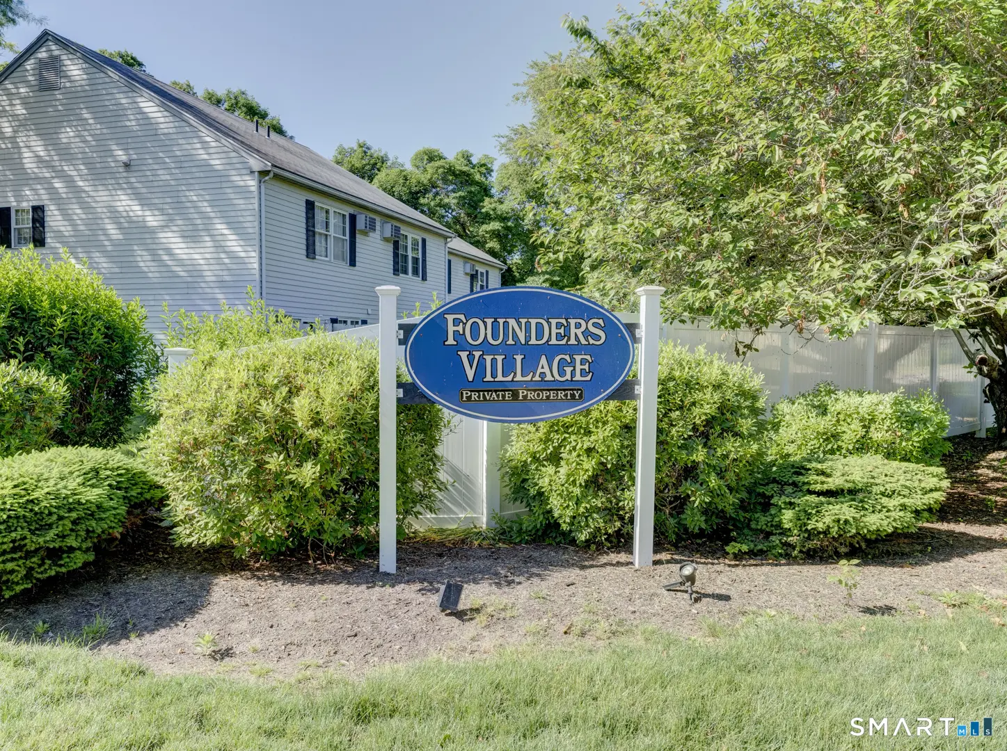 84 Founders Village 84, Clinton