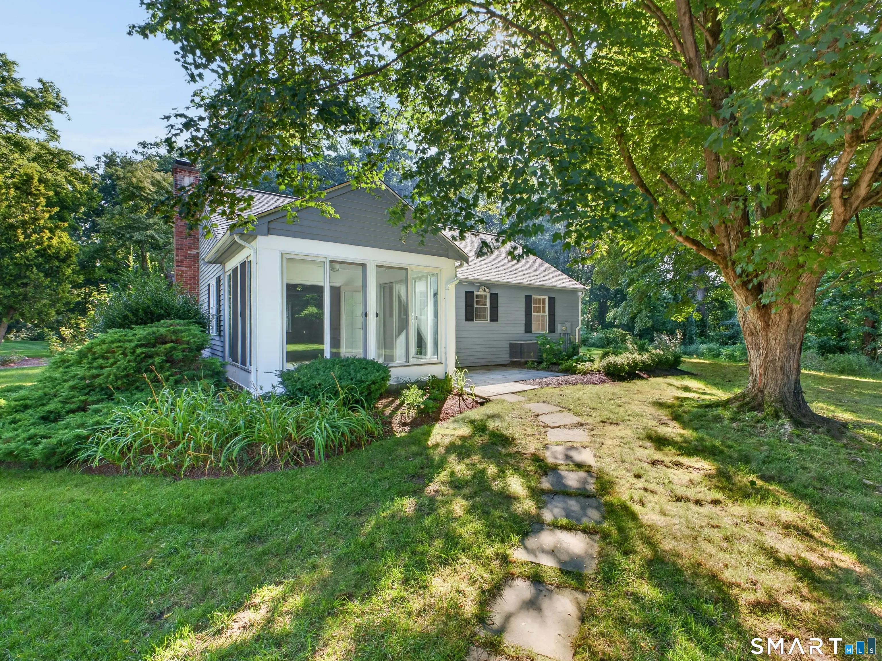 12 Essex Lane 12, Madison