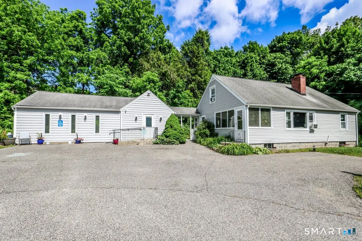 121 Litchfield Road, New Milford