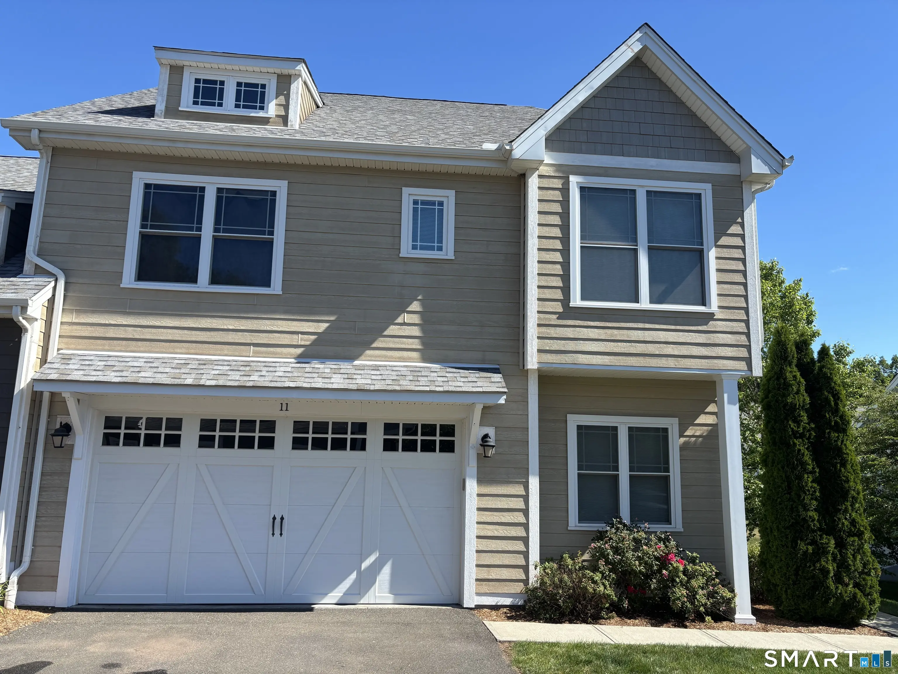 11 Bleeker Circle 11, North Haven